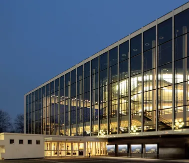 Bick auf das Großes Haus des Musiktheater im Revier Gelsenkirchen bei Nacht